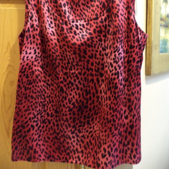 St. John Knit RED Tank Camisole   ~ New with Tags $300 ~  Excellent Size: SMALL - Picture 2 of 13